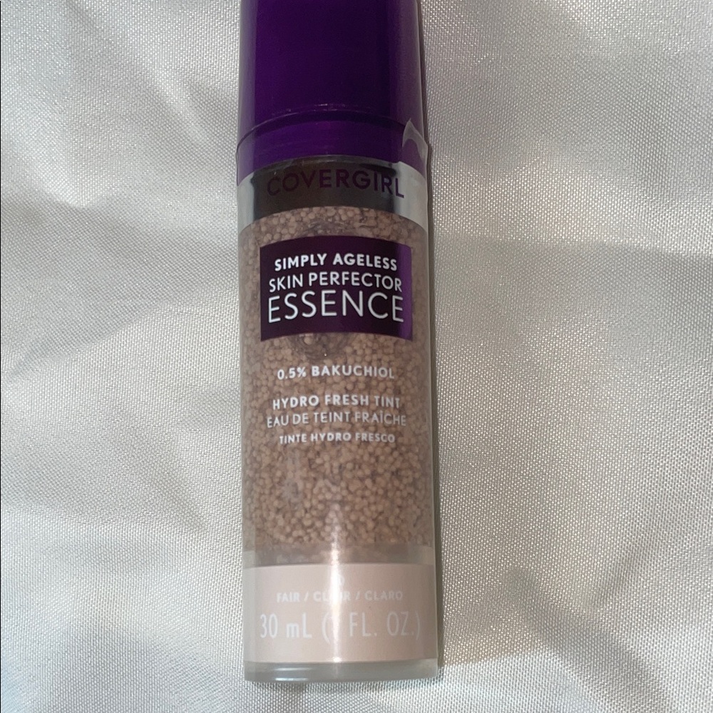COVERGIRL Simply Ageless Skin Perfector Essence - Fair